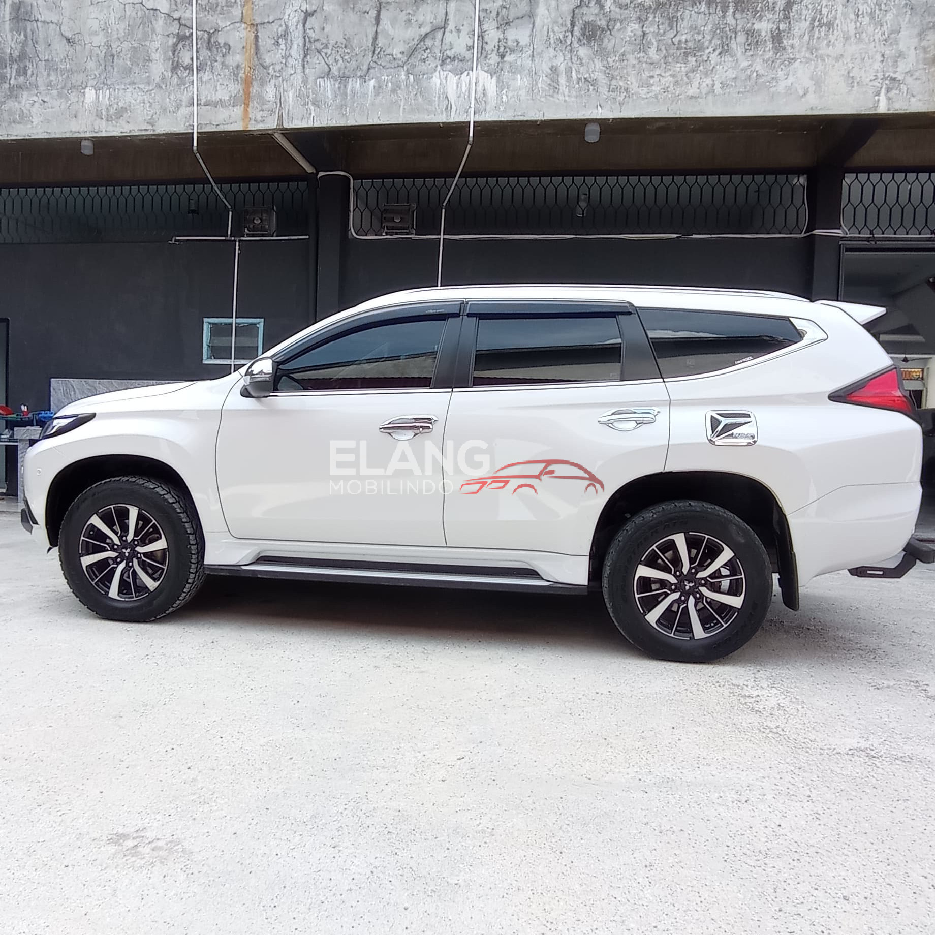 PAJERO SPORT DAKAR 4x2 2.4 AT